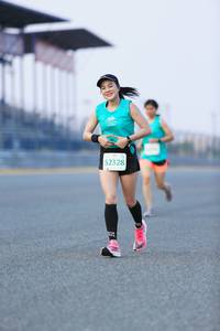 BIB: 52328
                            <button type="button" onclick="openModal(10450598)" class="btn btn-primary btn-sm float-right btn-popup" data-toggle="modal" data-target=".modal-high-quality">
                        <i class="fas fa-shopping-cart"></i> Add to Cart
                    </button>
                                            <button type="button" onclick="isThisMe(10450598, true)" class="btn btn-success btn-sm float-right btn-popup btn-isme hidden" data-toggle="tooltip" data-placement="bottom" title="นี่คือรูปของคุณใช่ไหม คลิกที่นี่เพื่อเอาเข้าอัลบั้ม">
                        <i class="fas fa-plus"></i> Add to album
                    </button>
                    <button type="button" onclick="isThisMe(10450598, false)" class="btn btn-warning btn-sm float-right btn-popup btn-isnotme hidden">
                        <i class="fas fa-ban"></i> Remove from album
                    </button>