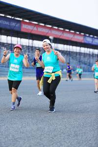 BIB: 2817, 50944
                            <button type="button" onclick="openModal(10490489)" class="btn btn-primary btn-sm float-right btn-popup" data-toggle="modal" data-target=".modal-high-quality">
                        <i class="fas fa-shopping-cart"></i> Add to Cart
                    </button>
                                            <button type="button" onclick="isThisMe(10490489, true)" class="btn btn-success btn-sm float-right btn-popup btn-isme hidden" data-toggle="tooltip" data-placement="bottom" title="นี่คือรูปของคุณใช่ไหม คลิกที่นี่เพื่อเอาเข้าอัลบั้ม">
                        <i class="fas fa-plus"></i> Add to album
                    </button>
                    <button type="button" onclick="isThisMe(10490489, false)" class="btn btn-warning btn-sm float-right btn-popup btn-isnotme hidden">
                        <i class="fas fa-ban"></i> Remove from album
                    </button>