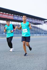 BIB: 52000, 53077
                            <button type="button" onclick="openModal(10453023)" class="btn btn-primary btn-sm float-right btn-popup" data-toggle="modal" data-target=".modal-high-quality">
                        <i class="fas fa-shopping-cart"></i> Add to Cart
                    </button>
                                            <button type="button" onclick="isThisMe(10453023, true)" class="btn btn-success btn-sm float-right btn-popup btn-isme hidden" data-toggle="tooltip" data-placement="bottom" title="นี่คือรูปของคุณใช่ไหม คลิกที่นี่เพื่อเอาเข้าอัลบั้ม">
                        <i class="fas fa-plus"></i> Add to album
                    </button>
                    <button type="button" onclick="isThisMe(10453023, false)" class="btn btn-warning btn-sm float-right btn-popup btn-isnotme hidden">
                        <i class="fas fa-ban"></i> Remove from album
                    </button>