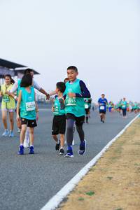 BIB: 51555, 52218
                            <button type="button" onclick="openModal(10453152)" class="btn btn-primary btn-sm float-right btn-popup" data-toggle="modal" data-target=".modal-high-quality">
                        <i class="fas fa-shopping-cart"></i> Add to Cart
                    </button>
                                            <button type="button" onclick="isThisMe(10453152, true)" class="btn btn-success btn-sm float-right btn-popup btn-isme hidden" data-toggle="tooltip" data-placement="bottom" title="นี่คือรูปของคุณใช่ไหม คลิกที่นี่เพื่อเอาเข้าอัลบั้ม">
                        <i class="fas fa-plus"></i> Add to album
                    </button>
                    <button type="button" onclick="isThisMe(10453152, false)" class="btn btn-warning btn-sm float-right btn-popup btn-isnotme hidden">
                        <i class="fas fa-ban"></i> Remove from album
                    </button>