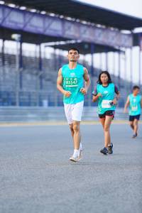 BIB: 83347, 5071
                            <button type="button" onclick="openModal(10464238)" class="btn btn-primary btn-sm float-right btn-popup" data-toggle="modal" data-target=".modal-high-quality">
                        <i class="fas fa-shopping-cart"></i> Add to Cart
                    </button>
                                            <button type="button" onclick="isThisMe(10464238, true)" class="btn btn-success btn-sm float-right btn-popup btn-isme hidden" data-toggle="tooltip" data-placement="bottom" title="นี่คือรูปของคุณใช่ไหม คลิกที่นี่เพื่อเอาเข้าอัลบั้ม">
                        <i class="fas fa-plus"></i> Add to album
                    </button>
                    <button type="button" onclick="isThisMe(10464238, false)" class="btn btn-warning btn-sm float-right btn-popup btn-isnotme hidden">
                        <i class="fas fa-ban"></i> Remove from album
                    </button>