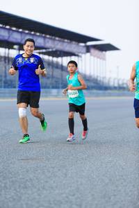 BIB: 0506
                            <button type="button" onclick="openModal(10449145)" class="btn btn-primary btn-sm float-right btn-popup" data-toggle="modal" data-target=".modal-high-quality">
                        <i class="fas fa-shopping-cart"></i> Add to Cart
                    </button>
                                            <button type="button" onclick="isThisMe(10449145, true)" class="btn btn-success btn-sm float-right btn-popup btn-isme hidden" data-toggle="tooltip" data-placement="bottom" title="นี่คือรูปของคุณใช่ไหม คลิกที่นี่เพื่อเอาเข้าอัลบั้ม">
                        <i class="fas fa-plus"></i> Add to album
                    </button>
                    <button type="button" onclick="isThisMe(10449145, false)" class="btn btn-warning btn-sm float-right btn-popup btn-isnotme hidden">
                        <i class="fas fa-ban"></i> Remove from album
                    </button>