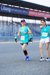 BIB: 50918, 1320
                            <button type="button" onclick="openModal(10489075)" class="btn btn-primary btn-sm float-right btn-popup" data-toggle="modal" data-target=".modal-high-quality">
                        <i class="fas fa-shopping-cart"></i> Add to Cart
                    </button>
                                            <button type="button" onclick="isThisMe(10489075, true)" class="btn btn-success btn-sm float-right btn-popup btn-isme hidden" data-toggle="tooltip" data-placement="bottom" title="นี่คือรูปของคุณใช่ไหม คลิกที่นี่เพื่อเอาเข้าอัลบั้ม">
                        <i class="fas fa-plus"></i> Add to album
                    </button>
                    <button type="button" onclick="isThisMe(10489075, false)" class="btn btn-warning btn-sm float-right btn-popup btn-isnotme hidden">
                        <i class="fas fa-ban"></i> Remove from album
                    </button>