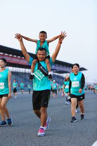 BIB: 50243, 53104, 969
                            <button type="button" onclick="openModal(10490413)" class="btn btn-primary btn-sm float-right btn-popup" data-toggle="modal" data-target=".modal-high-quality">
                        <i class="fas fa-shopping-cart"></i> Add to Cart
                    </button>
                                            <button type="button" onclick="isThisMe(10490413, true)" class="btn btn-success btn-sm float-right btn-popup btn-isme hidden" data-toggle="tooltip" data-placement="bottom" title="นี่คือรูปของคุณใช่ไหม คลิกที่นี่เพื่อเอาเข้าอัลบั้ม">
                        <i class="fas fa-plus"></i> Add to album
                    </button>
                    <button type="button" onclick="isThisMe(10490413, false)" class="btn btn-warning btn-sm float-right btn-popup btn-isnotme hidden">
                        <i class="fas fa-ban"></i> Remove from album
                    </button>