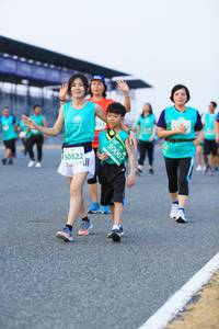 BIB: 233, 50522, 50007
                            <button type="button" onclick="openModal(10490345)" class="btn btn-primary btn-sm float-right btn-popup" data-toggle="modal" data-target=".modal-high-quality">
                        <i class="fas fa-shopping-cart"></i> Add to Cart
                    </button>
                                            <button type="button" onclick="isThisMe(10490345, true)" class="btn btn-success btn-sm float-right btn-popup btn-isme hidden" data-toggle="tooltip" data-placement="bottom" title="นี่คือรูปของคุณใช่ไหม คลิกที่นี่เพื่อเอาเข้าอัลบั้ม">
                        <i class="fas fa-plus"></i> Add to album
                    </button>
                    <button type="button" onclick="isThisMe(10490345, false)" class="btn btn-warning btn-sm float-right btn-popup btn-isnotme hidden">
                        <i class="fas fa-ban"></i> Remove from album
                    </button>