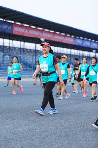 BIB: 0870
                            <button type="button" onclick="openModal(10495514)" class="btn btn-primary btn-sm float-right btn-popup" data-toggle="modal" data-target=".modal-high-quality">
                        <i class="fas fa-shopping-cart"></i> Add to Cart
                    </button>
                                            <button type="button" onclick="isThisMe(10495514, true)" class="btn btn-success btn-sm float-right btn-popup btn-isme hidden" data-toggle="tooltip" data-placement="bottom" title="นี่คือรูปของคุณใช่ไหม คลิกที่นี่เพื่อเอาเข้าอัลบั้ม">
                        <i class="fas fa-plus"></i> Add to album
                    </button>
                    <button type="button" onclick="isThisMe(10495514, false)" class="btn btn-warning btn-sm float-right btn-popup btn-isnotme hidden">
                        <i class="fas fa-ban"></i> Remove from album
                    </button>