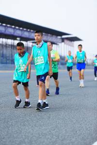 BIB: 51634, 51565
                            <button type="button" onclick="openModal(10452719)" class="btn btn-primary btn-sm float-right btn-popup" data-toggle="modal" data-target=".modal-high-quality">
                        <i class="fas fa-shopping-cart"></i> Add to Cart
                    </button>
                                            <button type="button" onclick="isThisMe(10452719, true)" class="btn btn-success btn-sm float-right btn-popup btn-isme hidden" data-toggle="tooltip" data-placement="bottom" title="นี่คือรูปของคุณใช่ไหม คลิกที่นี่เพื่อเอาเข้าอัลบั้ม">
                        <i class="fas fa-plus"></i> Add to album
                    </button>
                    <button type="button" onclick="isThisMe(10452719, false)" class="btn btn-warning btn-sm float-right btn-popup btn-isnotme hidden">
                        <i class="fas fa-ban"></i> Remove from album
                    </button>