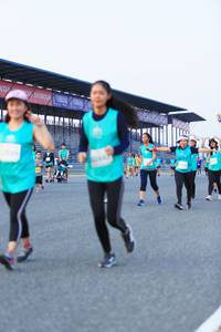 BIB: 
                            <button type="button" onclick="openModal(10490214)" class="btn btn-primary btn-sm float-right btn-popup" data-toggle="modal" data-target=".modal-high-quality">
                        <i class="fas fa-shopping-cart"></i> Add to Cart
                    </button>
                                            <button type="button" onclick="isThisMe(10490214, true)" class="btn btn-success btn-sm float-right btn-popup btn-isme hidden" data-toggle="tooltip" data-placement="bottom" title="นี่คือรูปของคุณใช่ไหม คลิกที่นี่เพื่อเอาเข้าอัลบั้ม">
                        <i class="fas fa-plus"></i> Add to album
                    </button>
                    <button type="button" onclick="isThisMe(10490214, false)" class="btn btn-warning btn-sm float-right btn-popup btn-isnotme hidden">
                        <i class="fas fa-ban"></i> Remove from album
                    </button>