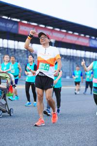 BIB: 1674
                            <button type="button" onclick="openModal(10502372)" class="btn btn-primary btn-sm float-right btn-popup" data-toggle="modal" data-target=".modal-high-quality">
                        <i class="fas fa-shopping-cart"></i> Add to Cart
                    </button>
                                            <button type="button" onclick="isThisMe(10502372, true)" class="btn btn-success btn-sm float-right btn-popup btn-isme hidden" data-toggle="tooltip" data-placement="bottom" title="นี่คือรูปของคุณใช่ไหม คลิกที่นี่เพื่อเอาเข้าอัลบั้ม">
                        <i class="fas fa-plus"></i> Add to album
                    </button>
                    <button type="button" onclick="isThisMe(10502372, false)" class="btn btn-warning btn-sm float-right btn-popup btn-isnotme hidden">
                        <i class="fas fa-ban"></i> Remove from album
                    </button>