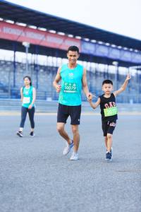 BIB: 50079, 2077
                            <button type="button" onclick="openModal(10495760)" class="btn btn-primary btn-sm float-right btn-popup" data-toggle="modal" data-target=".modal-high-quality">
                        <i class="fas fa-shopping-cart"></i> Add to Cart
                    </button>
                                            <button type="button" onclick="isThisMe(10495760, true)" class="btn btn-success btn-sm float-right btn-popup btn-isme hidden" data-toggle="tooltip" data-placement="bottom" title="นี่คือรูปของคุณใช่ไหม คลิกที่นี่เพื่อเอาเข้าอัลบั้ม">
                        <i class="fas fa-plus"></i> Add to album
                    </button>
                    <button type="button" onclick="isThisMe(10495760, false)" class="btn btn-warning btn-sm float-right btn-popup btn-isnotme hidden">
                        <i class="fas fa-ban"></i> Remove from album
                    </button>