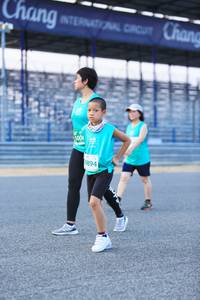 BIB: 500, 894
                            <button type="button" onclick="openModal(10495200)" class="btn btn-primary btn-sm float-right btn-popup" data-toggle="modal" data-target=".modal-high-quality">
                        <i class="fas fa-shopping-cart"></i> Add to Cart
                    </button>
                                            <button type="button" onclick="isThisMe(10495200, true)" class="btn btn-success btn-sm float-right btn-popup btn-isme hidden" data-toggle="tooltip" data-placement="bottom" title="นี่คือรูปของคุณใช่ไหม คลิกที่นี่เพื่อเอาเข้าอัลบั้ม">
                        <i class="fas fa-plus"></i> Add to album
                    </button>
                    <button type="button" onclick="isThisMe(10495200, false)" class="btn btn-warning btn-sm float-right btn-popup btn-isnotme hidden">
                        <i class="fas fa-ban"></i> Remove from album
                    </button>