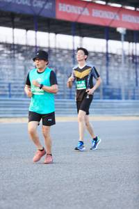 BIB: 50085, 51606
                            <button type="button" onclick="openModal(10473943)" class="btn btn-primary btn-sm float-right btn-popup" data-toggle="modal" data-target=".modal-high-quality">
                        <i class="fas fa-shopping-cart"></i> Add to Cart
                    </button>
                                            <button type="button" onclick="isThisMe(10473943, true)" class="btn btn-success btn-sm float-right btn-popup btn-isme hidden" data-toggle="tooltip" data-placement="bottom" title="นี่คือรูปของคุณใช่ไหม คลิกที่นี่เพื่อเอาเข้าอัลบั้ม">
                        <i class="fas fa-plus"></i> Add to album
                    </button>
                    <button type="button" onclick="isThisMe(10473943, false)" class="btn btn-warning btn-sm float-right btn-popup btn-isnotme hidden">
                        <i class="fas fa-ban"></i> Remove from album
                    </button>