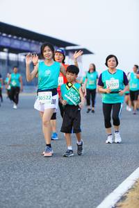 BIB: 1027, 50522, 50007
                            <button type="button" onclick="openModal(10490346)" class="btn btn-primary btn-sm float-right btn-popup" data-toggle="modal" data-target=".modal-high-quality">
                        <i class="fas fa-shopping-cart"></i> Add to Cart
                    </button>
                                            <button type="button" onclick="isThisMe(10490346, true)" class="btn btn-success btn-sm float-right btn-popup btn-isme hidden" data-toggle="tooltip" data-placement="bottom" title="นี่คือรูปของคุณใช่ไหม คลิกที่นี่เพื่อเอาเข้าอัลบั้ม">
                        <i class="fas fa-plus"></i> Add to album
                    </button>
                    <button type="button" onclick="isThisMe(10490346, false)" class="btn btn-warning btn-sm float-right btn-popup btn-isnotme hidden">
                        <i class="fas fa-ban"></i> Remove from album
                    </button>