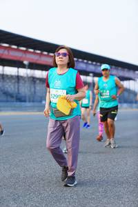 BIB: 2010, 5299
                            <button type="button" onclick="openModal(10477003)" class="btn btn-primary btn-sm float-right btn-popup" data-toggle="modal" data-target=".modal-high-quality">
                        <i class="fas fa-shopping-cart"></i> Add to Cart
                    </button>
                                            <button type="button" onclick="isThisMe(10477003, true)" class="btn btn-success btn-sm float-right btn-popup btn-isme hidden" data-toggle="tooltip" data-placement="bottom" title="นี่คือรูปของคุณใช่ไหม คลิกที่นี่เพื่อเอาเข้าอัลบั้ม">
                        <i class="fas fa-plus"></i> Add to album
                    </button>
                    <button type="button" onclick="isThisMe(10477003, false)" class="btn btn-warning btn-sm float-right btn-popup btn-isnotme hidden">
                        <i class="fas fa-ban"></i> Remove from album
                    </button>