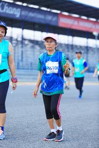 BIB: 46100
                            <button type="button" onclick="openModal(10502479)" class="btn btn-primary btn-sm float-right btn-popup" data-toggle="modal" data-target=".modal-high-quality">
                        <i class="fas fa-shopping-cart"></i> Add to Cart
                    </button>
                                            <button type="button" onclick="isThisMe(10502479, true)" class="btn btn-success btn-sm float-right btn-popup btn-isme hidden" data-toggle="tooltip" data-placement="bottom" title="นี่คือรูปของคุณใช่ไหม คลิกที่นี่เพื่อเอาเข้าอัลบั้ม">
                        <i class="fas fa-plus"></i> Add to album
                    </button>
                    <button type="button" onclick="isThisMe(10502479, false)" class="btn btn-warning btn-sm float-right btn-popup btn-isnotme hidden">
                        <i class="fas fa-ban"></i> Remove from album
                    </button>