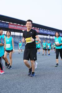 BIB: 5344, 505
                            <button type="button" onclick="openModal(10491197)" class="btn btn-primary btn-sm float-right btn-popup" data-toggle="modal" data-target=".modal-high-quality">
                        <i class="fas fa-shopping-cart"></i> Add to Cart
                    </button>
                                            <button type="button" onclick="isThisMe(10491197, true)" class="btn btn-success btn-sm float-right btn-popup btn-isme hidden" data-toggle="tooltip" data-placement="bottom" title="นี่คือรูปของคุณใช่ไหม คลิกที่นี่เพื่อเอาเข้าอัลบั้ม">
                        <i class="fas fa-plus"></i> Add to album
                    </button>
                    <button type="button" onclick="isThisMe(10491197, false)" class="btn btn-warning btn-sm float-right btn-popup btn-isnotme hidden">
                        <i class="fas fa-ban"></i> Remove from album
                    </button>