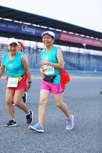 BIB: 385, 2533
                            <button type="button" onclick="openModal(10494468)" class="btn btn-primary btn-sm float-right btn-popup" data-toggle="modal" data-target=".modal-high-quality">
                        <i class="fas fa-shopping-cart"></i> Add to Cart
                    </button>
                                            <button type="button" onclick="isThisMe(10494468, true)" class="btn btn-success btn-sm float-right btn-popup btn-isme hidden" data-toggle="tooltip" data-placement="bottom" title="นี่คือรูปของคุณใช่ไหม คลิกที่นี่เพื่อเอาเข้าอัลบั้ม">
                        <i class="fas fa-plus"></i> Add to album
                    </button>
                    <button type="button" onclick="isThisMe(10494468, false)" class="btn btn-warning btn-sm float-right btn-popup btn-isnotme hidden">
                        <i class="fas fa-ban"></i> Remove from album
                    </button>