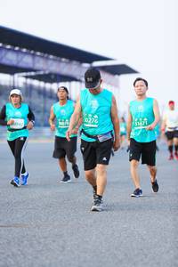 BIB: 50276, 51671, 0078, 942
                            <button type="button" onclick="openModal(10475014)" class="btn btn-primary btn-sm float-right btn-popup" data-toggle="modal" data-target=".modal-high-quality">
                        <i class="fas fa-shopping-cart"></i> Add to Cart
                    </button>
                                            <button type="button" onclick="isThisMe(10475014, true)" class="btn btn-success btn-sm float-right btn-popup btn-isme hidden" data-toggle="tooltip" data-placement="bottom" title="นี่คือรูปของคุณใช่ไหม คลิกที่นี่เพื่อเอาเข้าอัลบั้ม">
                        <i class="fas fa-plus"></i> Add to album
                    </button>
                    <button type="button" onclick="isThisMe(10475014, false)" class="btn btn-warning btn-sm float-right btn-popup btn-isnotme hidden">
                        <i class="fas fa-ban"></i> Remove from album
                    </button>