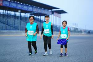 BIB: 52567, 53330, 52261
                            <button type="button" onclick="openModal(10528041)" class="btn btn-primary btn-sm float-right btn-popup" data-toggle="modal" data-target=".modal-high-quality">
                        <i class="fas fa-shopping-cart"></i> Add to Cart
                    </button>
                                            <button type="button" onclick="isThisMe(10528041, true)" class="btn btn-success btn-sm float-right btn-popup btn-isme hidden" data-toggle="tooltip" data-placement="bottom" title="นี่คือรูปของคุณใช่ไหม คลิกที่นี่เพื่อเอาเข้าอัลบั้ม">
                        <i class="fas fa-plus"></i> Add to album
                    </button>
                    <button type="button" onclick="isThisMe(10528041, false)" class="btn btn-warning btn-sm float-right btn-popup btn-isnotme hidden">
                        <i class="fas fa-ban"></i> Remove from album
                    </button>