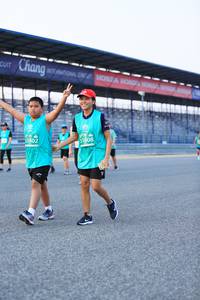 BIB: 1808, 51802
                            <button type="button" onclick="openModal(10490690)" class="btn btn-primary btn-sm float-right btn-popup" data-toggle="modal" data-target=".modal-high-quality">
                        <i class="fas fa-shopping-cart"></i> Add to Cart
                    </button>
                                            <button type="button" onclick="isThisMe(10490690, true)" class="btn btn-success btn-sm float-right btn-popup btn-isme hidden" data-toggle="tooltip" data-placement="bottom" title="นี่คือรูปของคุณใช่ไหม คลิกที่นี่เพื่อเอาเข้าอัลบั้ม">
                        <i class="fas fa-plus"></i> Add to album
                    </button>
                    <button type="button" onclick="isThisMe(10490690, false)" class="btn btn-warning btn-sm float-right btn-popup btn-isnotme hidden">
                        <i class="fas fa-ban"></i> Remove from album
                    </button>