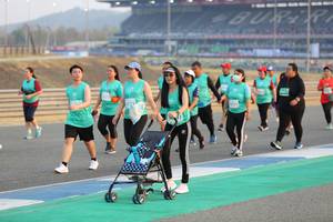 BIB: 
                            <button type="button" onclick="openModal(10484028)" class="btn btn-primary btn-sm float-right btn-popup" data-toggle="modal" data-target=".modal-high-quality">
                        <i class="fas fa-shopping-cart"></i> Add to Cart
                    </button>
                                            <button type="button" onclick="isThisMe(10484028, true)" class="btn btn-success btn-sm float-right btn-popup btn-isme hidden" data-toggle="tooltip" data-placement="bottom" title="นี่คือรูปของคุณใช่ไหม คลิกที่นี่เพื่อเอาเข้าอัลบั้ม">
                        <i class="fas fa-plus"></i> Add to album
                    </button>
                    <button type="button" onclick="isThisMe(10484028, false)" class="btn btn-warning btn-sm float-right btn-popup btn-isnotme hidden">
                        <i class="fas fa-ban"></i> Remove from album
                    </button>