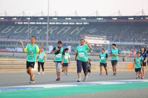 BIB: 51552, 1296, 32370, 33393
                            <button type="button" onclick="openModal(10485931)" class="btn btn-primary btn-sm float-right btn-popup" data-toggle="modal" data-target=".modal-high-quality">
                        <i class="fas fa-shopping-cart"></i> Add to Cart
                    </button>
                                            <button type="button" onclick="isThisMe(10485931, true)" class="btn btn-success btn-sm float-right btn-popup btn-isme hidden" data-toggle="tooltip" data-placement="bottom" title="นี่คือรูปของคุณใช่ไหม คลิกที่นี่เพื่อเอาเข้าอัลบั้ม">
                        <i class="fas fa-plus"></i> Add to album
                    </button>
                    <button type="button" onclick="isThisMe(10485931, false)" class="btn btn-warning btn-sm float-right btn-popup btn-isnotme hidden">
                        <i class="fas fa-ban"></i> Remove from album
                    </button>