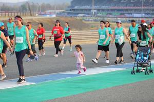 BIB: 0641, 52731
                            <button type="button" onclick="openModal(10484034)" class="btn btn-primary btn-sm float-right btn-popup" data-toggle="modal" data-target=".modal-high-quality">
                        <i class="fas fa-shopping-cart"></i> Add to Cart
                    </button>
                                            <button type="button" onclick="isThisMe(10484034, true)" class="btn btn-success btn-sm float-right btn-popup btn-isme hidden" data-toggle="tooltip" data-placement="bottom" title="นี่คือรูปของคุณใช่ไหม คลิกที่นี่เพื่อเอาเข้าอัลบั้ม">
                        <i class="fas fa-plus"></i> Add to album
                    </button>
                    <button type="button" onclick="isThisMe(10484034, false)" class="btn btn-warning btn-sm float-right btn-popup btn-isnotme hidden">
                        <i class="fas fa-ban"></i> Remove from album
                    </button>