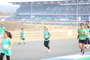 BIB: 31756
                            <button type="button" onclick="openModal(10482951)" class="btn btn-primary btn-sm float-right btn-popup" data-toggle="modal" data-target=".modal-high-quality">
                        <i class="fas fa-shopping-cart"></i> Add to Cart
                    </button>
                                            <button type="button" onclick="isThisMe(10482951, true)" class="btn btn-success btn-sm float-right btn-popup btn-isme hidden" data-toggle="tooltip" data-placement="bottom" title="นี่คือรูปของคุณใช่ไหม คลิกที่นี่เพื่อเอาเข้าอัลบั้ม">
                        <i class="fas fa-plus"></i> Add to album
                    </button>
                    <button type="button" onclick="isThisMe(10482951, false)" class="btn btn-warning btn-sm float-right btn-popup btn-isnotme hidden">
                        <i class="fas fa-ban"></i> Remove from album
                    </button>