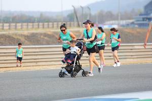 BIB: 5060
                            <button type="button" onclick="openModal(10485141)" class="btn btn-primary btn-sm float-right btn-popup" data-toggle="modal" data-target=".modal-high-quality">
                        <i class="fas fa-shopping-cart"></i> Add to Cart
                    </button>
                                            <button type="button" onclick="isThisMe(10485141, true)" class="btn btn-success btn-sm float-right btn-popup btn-isme hidden" data-toggle="tooltip" data-placement="bottom" title="นี่คือรูปของคุณใช่ไหม คลิกที่นี่เพื่อเอาเข้าอัลบั้ม">
                        <i class="fas fa-plus"></i> Add to album
                    </button>
                    <button type="button" onclick="isThisMe(10485141, false)" class="btn btn-warning btn-sm float-right btn-popup btn-isnotme hidden">
                        <i class="fas fa-ban"></i> Remove from album
                    </button>