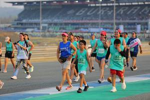 BIB: 52542, 51958, 51540
                            <button type="button" onclick="openModal(10481681)" class="btn btn-primary btn-sm float-right btn-popup" data-toggle="modal" data-target=".modal-high-quality">
                        <i class="fas fa-shopping-cart"></i> Add to Cart
                    </button>
                                            <button type="button" onclick="isThisMe(10481681, true)" class="btn btn-success btn-sm float-right btn-popup btn-isme hidden" data-toggle="tooltip" data-placement="bottom" title="นี่คือรูปของคุณใช่ไหม คลิกที่นี่เพื่อเอาเข้าอัลบั้ม">
                        <i class="fas fa-plus"></i> Add to album
                    </button>
                    <button type="button" onclick="isThisMe(10481681, false)" class="btn btn-warning btn-sm float-right btn-popup btn-isnotme hidden">
                        <i class="fas fa-ban"></i> Remove from album
                    </button>