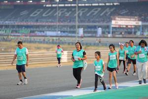 BIB: 153217, 52231, 52709
                            <button type="button" onclick="openModal(10484670)" class="btn btn-primary btn-sm float-right btn-popup" data-toggle="modal" data-target=".modal-high-quality">
                        <i class="fas fa-shopping-cart"></i> Add to Cart
                    </button>
                                            <button type="button" onclick="isThisMe(10484670, true)" class="btn btn-success btn-sm float-right btn-popup btn-isme hidden" data-toggle="tooltip" data-placement="bottom" title="นี่คือรูปของคุณใช่ไหม คลิกที่นี่เพื่อเอาเข้าอัลบั้ม">
                        <i class="fas fa-plus"></i> Add to album
                    </button>
                    <button type="button" onclick="isThisMe(10484670, false)" class="btn btn-warning btn-sm float-right btn-popup btn-isnotme hidden">
                        <i class="fas fa-ban"></i> Remove from album
                    </button>