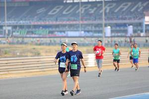 BIB: 1110, 51645
                            <button type="button" onclick="openModal(10484967)" class="btn btn-primary btn-sm float-right btn-popup" data-toggle="modal" data-target=".modal-high-quality">
                        <i class="fas fa-shopping-cart"></i> Add to Cart
                    </button>
                                            <button type="button" onclick="isThisMe(10484967, true)" class="btn btn-success btn-sm float-right btn-popup btn-isme hidden" data-toggle="tooltip" data-placement="bottom" title="นี่คือรูปของคุณใช่ไหม คลิกที่นี่เพื่อเอาเข้าอัลบั้ม">
                        <i class="fas fa-plus"></i> Add to album
                    </button>
                    <button type="button" onclick="isThisMe(10484967, false)" class="btn btn-warning btn-sm float-right btn-popup btn-isnotme hidden">
                        <i class="fas fa-ban"></i> Remove from album
                    </button>