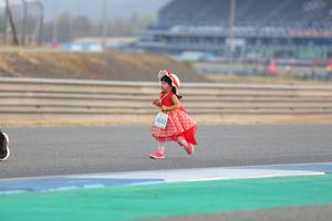 BIB: 2632
                            <button type="button" onclick="openModal(10486289)" class="btn btn-primary btn-sm float-right btn-popup" data-toggle="modal" data-target=".modal-high-quality">
                        <i class="fas fa-shopping-cart"></i> Add to Cart
                    </button>
                                            <button type="button" onclick="isThisMe(10486289, true)" class="btn btn-success btn-sm float-right btn-popup btn-isme hidden" data-toggle="tooltip" data-placement="bottom" title="นี่คือรูปของคุณใช่ไหม คลิกที่นี่เพื่อเอาเข้าอัลบั้ม">
                        <i class="fas fa-plus"></i> Add to album
                    </button>
                    <button type="button" onclick="isThisMe(10486289, false)" class="btn btn-warning btn-sm float-right btn-popup btn-isnotme hidden">
                        <i class="fas fa-ban"></i> Remove from album
                    </button>