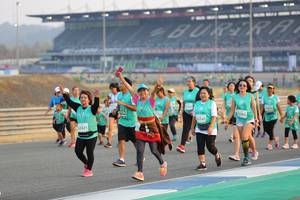 BIB: 1206, 3147, 52423
                            <button type="button" onclick="openModal(10484350)" class="btn btn-primary btn-sm float-right btn-popup" data-toggle="modal" data-target=".modal-high-quality">
                        <i class="fas fa-shopping-cart"></i> Add to Cart
                    </button>
                                            <button type="button" onclick="isThisMe(10484350, true)" class="btn btn-success btn-sm float-right btn-popup btn-isme hidden" data-toggle="tooltip" data-placement="bottom" title="นี่คือรูปของคุณใช่ไหม คลิกที่นี่เพื่อเอาเข้าอัลบั้ม">
                        <i class="fas fa-plus"></i> Add to album
                    </button>
                    <button type="button" onclick="isThisMe(10484350, false)" class="btn btn-warning btn-sm float-right btn-popup btn-isnotme hidden">
                        <i class="fas fa-ban"></i> Remove from album
                    </button>