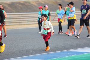 BIB: 50405, 1739
                            <button type="button" onclick="openModal(10484780)" class="btn btn-primary btn-sm float-right btn-popup" data-toggle="modal" data-target=".modal-high-quality">
                        <i class="fas fa-shopping-cart"></i> Add to Cart
                    </button>
                                            <button type="button" onclick="isThisMe(10484780, true)" class="btn btn-success btn-sm float-right btn-popup btn-isme hidden" data-toggle="tooltip" data-placement="bottom" title="นี่คือรูปของคุณใช่ไหม คลิกที่นี่เพื่อเอาเข้าอัลบั้ม">
                        <i class="fas fa-plus"></i> Add to album
                    </button>
                    <button type="button" onclick="isThisMe(10484780, false)" class="btn btn-warning btn-sm float-right btn-popup btn-isnotme hidden">
                        <i class="fas fa-ban"></i> Remove from album
                    </button>