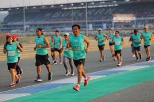 BIB: 70297, 52757
                            <button type="button" onclick="openModal(10480282)" class="btn btn-primary btn-sm float-right btn-popup" data-toggle="modal" data-target=".modal-high-quality">
                        <i class="fas fa-shopping-cart"></i> Add to Cart
                    </button>
                                            <button type="button" onclick="isThisMe(10480282, true)" class="btn btn-success btn-sm float-right btn-popup btn-isme hidden" data-toggle="tooltip" data-placement="bottom" title="นี่คือรูปของคุณใช่ไหม คลิกที่นี่เพื่อเอาเข้าอัลบั้ม">
                        <i class="fas fa-plus"></i> Add to album
                    </button>
                    <button type="button" onclick="isThisMe(10480282, false)" class="btn btn-warning btn-sm float-right btn-popup btn-isnotme hidden">
                        <i class="fas fa-ban"></i> Remove from album
                    </button>