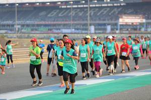 BIB: 52529, 50400
                            <button type="button" onclick="openModal(10483725)" class="btn btn-primary btn-sm float-right btn-popup" data-toggle="modal" data-target=".modal-high-quality">
                        <i class="fas fa-shopping-cart"></i> Add to Cart
                    </button>
                                            <button type="button" onclick="isThisMe(10483725, true)" class="btn btn-success btn-sm float-right btn-popup btn-isme hidden" data-toggle="tooltip" data-placement="bottom" title="นี่คือรูปของคุณใช่ไหม คลิกที่นี่เพื่อเอาเข้าอัลบั้ม">
                        <i class="fas fa-plus"></i> Add to album
                    </button>
                    <button type="button" onclick="isThisMe(10483725, false)" class="btn btn-warning btn-sm float-right btn-popup btn-isnotme hidden">
                        <i class="fas fa-ban"></i> Remove from album
                    </button>