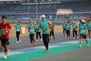 BIB: 0198, 52639, 5338
                            <button type="button" onclick="openModal(10481038)" class="btn btn-primary btn-sm float-right btn-popup" data-toggle="modal" data-target=".modal-high-quality">
                        <i class="fas fa-shopping-cart"></i> Add to Cart
                    </button>
                                            <button type="button" onclick="isThisMe(10481038, true)" class="btn btn-success btn-sm float-right btn-popup btn-isme hidden" data-toggle="tooltip" data-placement="bottom" title="นี่คือรูปของคุณใช่ไหม คลิกที่นี่เพื่อเอาเข้าอัลบั้ม">
                        <i class="fas fa-plus"></i> Add to album
                    </button>
                    <button type="button" onclick="isThisMe(10481038, false)" class="btn btn-warning btn-sm float-right btn-popup btn-isnotme hidden">
                        <i class="fas fa-ban"></i> Remove from album
                    </button>