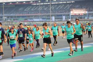 BIB: 51903, 51721, 52059, 1768, 52505, 
                            <button type="button" onclick="openModal(10483592)" class="btn btn-primary btn-sm float-right btn-popup" data-toggle="modal" data-target=".modal-high-quality">
                        <i class="fas fa-shopping-cart"></i> Add to Cart
                    </button>
                                            <button type="button" onclick="isThisMe(10483592, true)" class="btn btn-success btn-sm float-right btn-popup btn-isme hidden" data-toggle="tooltip" data-placement="bottom" title="นี่คือรูปของคุณใช่ไหม คลิกที่นี่เพื่อเอาเข้าอัลบั้ม">
                        <i class="fas fa-plus"></i> Add to album
                    </button>
                    <button type="button" onclick="isThisMe(10483592, false)" class="btn btn-warning btn-sm float-right btn-popup btn-isnotme hidden">
                        <i class="fas fa-ban"></i> Remove from album
                    </button>