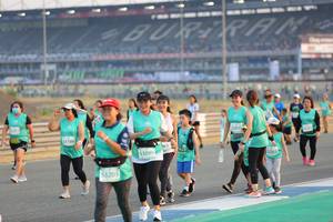 BIB: 5935, 180, 53099, 52263, 53203
                            <button type="button" onclick="openModal(10484205)" class="btn btn-primary btn-sm float-right btn-popup" data-toggle="modal" data-target=".modal-high-quality">
                        <i class="fas fa-shopping-cart"></i> Add to Cart
                    </button>
                                            <button type="button" onclick="isThisMe(10484205, true)" class="btn btn-success btn-sm float-right btn-popup btn-isme hidden" data-toggle="tooltip" data-placement="bottom" title="นี่คือรูปของคุณใช่ไหม คลิกที่นี่เพื่อเอาเข้าอัลบั้ม">
                        <i class="fas fa-plus"></i> Add to album
                    </button>
                    <button type="button" onclick="isThisMe(10484205, false)" class="btn btn-warning btn-sm float-right btn-popup btn-isnotme hidden">
                        <i class="fas fa-ban"></i> Remove from album
                    </button>