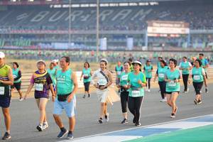 BIB: 5097, 50164, 5055, 52963, 678, 50898
                            <button type="button" onclick="openModal(10483033)" class="btn btn-primary btn-sm float-right btn-popup" data-toggle="modal" data-target=".modal-high-quality">
                        <i class="fas fa-shopping-cart"></i> Add to Cart
                    </button>
                                            <button type="button" onclick="isThisMe(10483033, true)" class="btn btn-success btn-sm float-right btn-popup btn-isme hidden" data-toggle="tooltip" data-placement="bottom" title="นี่คือรูปของคุณใช่ไหม คลิกที่นี่เพื่อเอาเข้าอัลบั้ม">
                        <i class="fas fa-plus"></i> Add to album
                    </button>
                    <button type="button" onclick="isThisMe(10483033, false)" class="btn btn-warning btn-sm float-right btn-popup btn-isnotme hidden">
                        <i class="fas fa-ban"></i> Remove from album
                    </button>