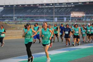 BIB: 71018, 71019
                            <button type="button" onclick="openModal(10482708)" class="btn btn-primary btn-sm float-right btn-popup" data-toggle="modal" data-target=".modal-high-quality">
                        <i class="fas fa-shopping-cart"></i> Add to Cart
                    </button>
                                            <button type="button" onclick="isThisMe(10482708, true)" class="btn btn-success btn-sm float-right btn-popup btn-isme hidden" data-toggle="tooltip" data-placement="bottom" title="นี่คือรูปของคุณใช่ไหม คลิกที่นี่เพื่อเอาเข้าอัลบั้ม">
                        <i class="fas fa-plus"></i> Add to album
                    </button>
                    <button type="button" onclick="isThisMe(10482708, false)" class="btn btn-warning btn-sm float-right btn-popup btn-isnotme hidden">
                        <i class="fas fa-ban"></i> Remove from album
                    </button>