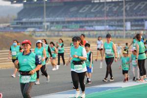 BIB: 2915, 51524, 53099, 53203
                            <button type="button" onclick="openModal(10484279)" class="btn btn-primary btn-sm float-right btn-popup" data-toggle="modal" data-target=".modal-high-quality">
                        <i class="fas fa-shopping-cart"></i> Add to Cart
                    </button>
                                            <button type="button" onclick="isThisMe(10484279, true)" class="btn btn-success btn-sm float-right btn-popup btn-isme hidden" data-toggle="tooltip" data-placement="bottom" title="นี่คือรูปของคุณใช่ไหม คลิกที่นี่เพื่อเอาเข้าอัลบั้ม">
                        <i class="fas fa-plus"></i> Add to album
                    </button>
                    <button type="button" onclick="isThisMe(10484279, false)" class="btn btn-warning btn-sm float-right btn-popup btn-isnotme hidden">
                        <i class="fas fa-ban"></i> Remove from album
                    </button>