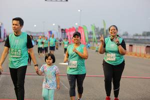 BIB: 51852, 51347, 1142
                            <button type="button" onclick="openModal(10487078)" class="btn btn-primary btn-sm float-right btn-popup" data-toggle="modal" data-target=".modal-high-quality">
                        <i class="fas fa-shopping-cart"></i> Add to Cart
                    </button>
                                            <button type="button" onclick="isThisMe(10487078, true)" class="btn btn-success btn-sm float-right btn-popup btn-isme hidden" data-toggle="tooltip" data-placement="bottom" title="นี่คือรูปของคุณใช่ไหม คลิกที่นี่เพื่อเอาเข้าอัลบั้ม">
                        <i class="fas fa-plus"></i> Add to album
                    </button>
                    <button type="button" onclick="isThisMe(10487078, false)" class="btn btn-warning btn-sm float-right btn-popup btn-isnotme hidden">
                        <i class="fas fa-ban"></i> Remove from album
                    </button>