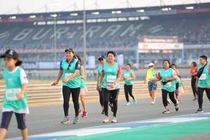 BIB: 52656, 019
                            <button type="button" onclick="openModal(10485489)" class="btn btn-primary btn-sm float-right btn-popup" data-toggle="modal" data-target=".modal-high-quality">
                        <i class="fas fa-shopping-cart"></i> Add to Cart
                    </button>
                                            <button type="button" onclick="isThisMe(10485489, true)" class="btn btn-success btn-sm float-right btn-popup btn-isme hidden" data-toggle="tooltip" data-placement="bottom" title="นี่คือรูปของคุณใช่ไหม คลิกที่นี่เพื่อเอาเข้าอัลบั้ม">
                        <i class="fas fa-plus"></i> Add to album
                    </button>
                    <button type="button" onclick="isThisMe(10485489, false)" class="btn btn-warning btn-sm float-right btn-popup btn-isnotme hidden">
                        <i class="fas fa-ban"></i> Remove from album
                    </button>