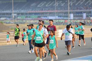 BIB: 51949, 707, 52860, 52250, 
                            <button type="button" onclick="openModal(10483095)" class="btn btn-primary btn-sm float-right btn-popup" data-toggle="modal" data-target=".modal-high-quality">
                        <i class="fas fa-shopping-cart"></i> Add to Cart
                    </button>
                                            <button type="button" onclick="isThisMe(10483095, true)" class="btn btn-success btn-sm float-right btn-popup btn-isme hidden" data-toggle="tooltip" data-placement="bottom" title="นี่คือรูปของคุณใช่ไหม คลิกที่นี่เพื่อเอาเข้าอัลบั้ม">
                        <i class="fas fa-plus"></i> Add to album
                    </button>
                    <button type="button" onclick="isThisMe(10483095, false)" class="btn btn-warning btn-sm float-right btn-popup btn-isnotme hidden">
                        <i class="fas fa-ban"></i> Remove from album
                    </button>