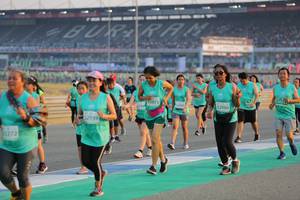 BIB: 52873, 116, 52449, 52980, 529, 63272
                            <button type="button" onclick="openModal(10481377)" class="btn btn-primary btn-sm float-right btn-popup" data-toggle="modal" data-target=".modal-high-quality">
                        <i class="fas fa-shopping-cart"></i> Add to Cart
                    </button>
                                            <button type="button" onclick="isThisMe(10481377, true)" class="btn btn-success btn-sm float-right btn-popup btn-isme hidden" data-toggle="tooltip" data-placement="bottom" title="นี่คือรูปของคุณใช่ไหม คลิกที่นี่เพื่อเอาเข้าอัลบั้ม">
                        <i class="fas fa-plus"></i> Add to album
                    </button>
                    <button type="button" onclick="isThisMe(10481377, false)" class="btn btn-warning btn-sm float-right btn-popup btn-isnotme hidden">
                        <i class="fas fa-ban"></i> Remove from album
                    </button>