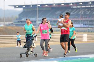 BIB: 51939, 70271
                            <button type="button" onclick="openModal(10485213)" class="btn btn-primary btn-sm float-right btn-popup" data-toggle="modal" data-target=".modal-high-quality">
                        <i class="fas fa-shopping-cart"></i> Add to Cart
                    </button>
                                            <button type="button" onclick="isThisMe(10485213, true)" class="btn btn-success btn-sm float-right btn-popup btn-isme hidden" data-toggle="tooltip" data-placement="bottom" title="นี่คือรูปของคุณใช่ไหม คลิกที่นี่เพื่อเอาเข้าอัลบั้ม">
                        <i class="fas fa-plus"></i> Add to album
                    </button>
                    <button type="button" onclick="isThisMe(10485213, false)" class="btn btn-warning btn-sm float-right btn-popup btn-isnotme hidden">
                        <i class="fas fa-ban"></i> Remove from album
                    </button>