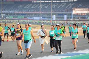 BIB: 0971, 50164, 52963, 50898
                            <button type="button" onclick="openModal(10483054)" class="btn btn-primary btn-sm float-right btn-popup" data-toggle="modal" data-target=".modal-high-quality">
                        <i class="fas fa-shopping-cart"></i> Add to Cart
                    </button>
                                            <button type="button" onclick="isThisMe(10483054, true)" class="btn btn-success btn-sm float-right btn-popup btn-isme hidden" data-toggle="tooltip" data-placement="bottom" title="นี่คือรูปของคุณใช่ไหม คลิกที่นี่เพื่อเอาเข้าอัลบั้ม">
                        <i class="fas fa-plus"></i> Add to album
                    </button>
                    <button type="button" onclick="isThisMe(10483054, false)" class="btn btn-warning btn-sm float-right btn-popup btn-isnotme hidden">
                        <i class="fas fa-ban"></i> Remove from album
                    </button>