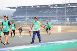 BIB: 52216, 3052
                            <button type="button" onclick="openModal(10485177)" class="btn btn-primary btn-sm float-right btn-popup" data-toggle="modal" data-target=".modal-high-quality">
                        <i class="fas fa-shopping-cart"></i> Add to Cart
                    </button>
                                            <button type="button" onclick="isThisMe(10485177, true)" class="btn btn-success btn-sm float-right btn-popup btn-isme hidden" data-toggle="tooltip" data-placement="bottom" title="นี่คือรูปของคุณใช่ไหม คลิกที่นี่เพื่อเอาเข้าอัลบั้ม">
                        <i class="fas fa-plus"></i> Add to album
                    </button>
                    <button type="button" onclick="isThisMe(10485177, false)" class="btn btn-warning btn-sm float-right btn-popup btn-isnotme hidden">
                        <i class="fas fa-ban"></i> Remove from album
                    </button>